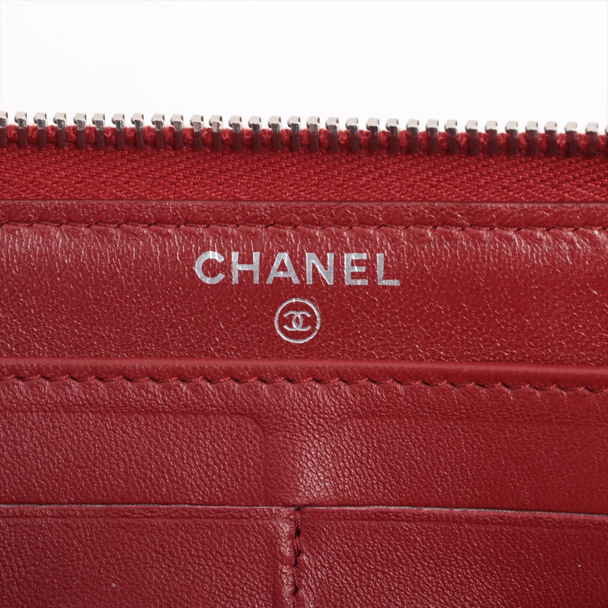 Chanel Matelasse Lambskin Zip Round Wallet Red Silver Metal Fittings 21134551